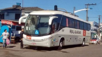 Ônibus da Real Alagoas que vinha para Paulo Afonso é assaltado na AL-220