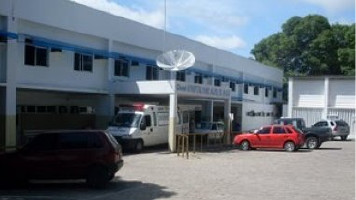 Homem é baleado na boca em frente de sua casa no centro de Paulo Afonso