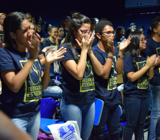 Professores surpreendem os alunos do Colégio Sete