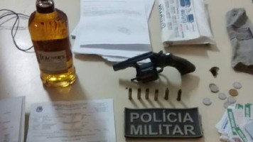 Jovem é preso com arma de fogo e embriaguez ao volante no centro