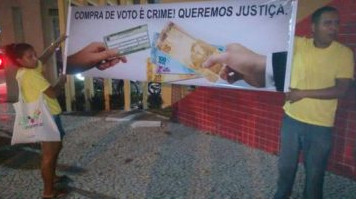 Diplomação é marcada por protesto contra a compra de votos em Paulo Afonso