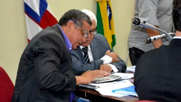 Governista propõe votar Orçamento no escuro. ‘Vamos fechar Casa’, responde oposição