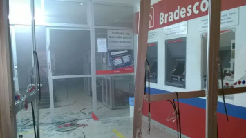 Bandidos tentam assaltar banco, mas fogem após alarme disparar