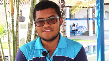 Concluintes 2016 do Colégio Sete homenageiam o Professor Gilberto