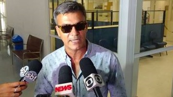 Pai de Leonardo Vieira escreve mensagem de apoio: ‘Orgulho de você como filho e homem