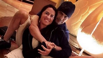 Zezé se irrita com cobrança para que se case com Graciele e chama fãs de hipócritas