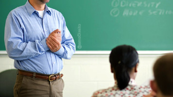 Oportunidade de emprego: FASETE abre vaga para professor de Direito