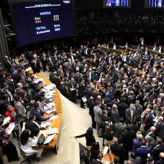 Plenário da Câmara dos Deputados tem princípio de incêndio