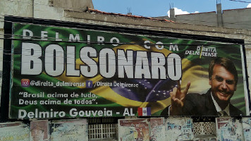 Outdoors, carreata e debates quentes pró e contra Bolsonaro movimentam as redes sociais de Delmiro Gouveia