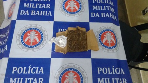 Barra de maconha e porção de cocaína são jogadas dentro do presídio de Paulo Afonso