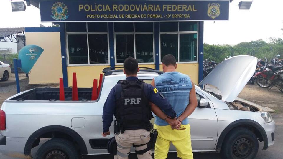 PRF recupera em Ribeira do Pombal/BA veículo roubado em Salvador/BA