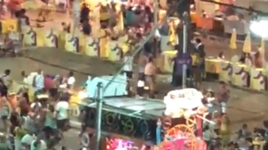 Minitrio embala “Olê, olê, olá, Lula lá” em Salvador