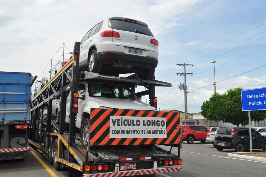 Paulo Afonso: PRF flagra Pajero com documentação falsificada que estava em cegonha na BR-110