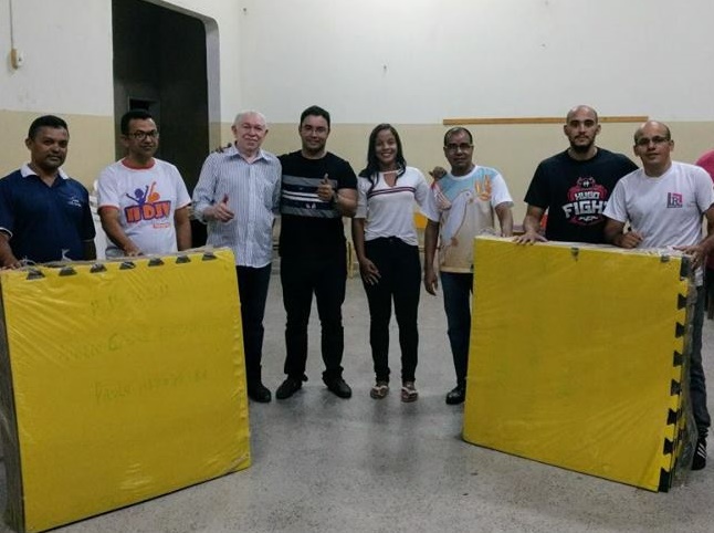 Mário Galinho doa área para treino a projeto da comunidade da Prainha