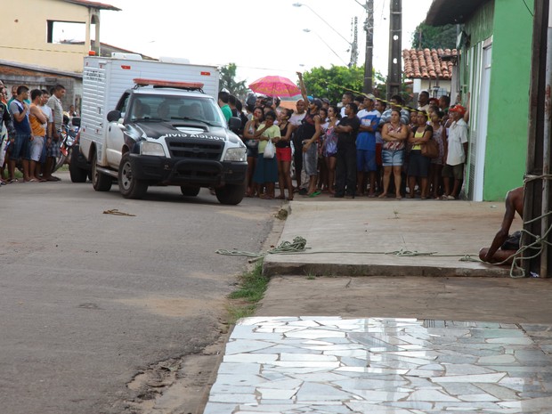 Homem é linchado após suspeita de estuprar o enteado de 4 anos na BA