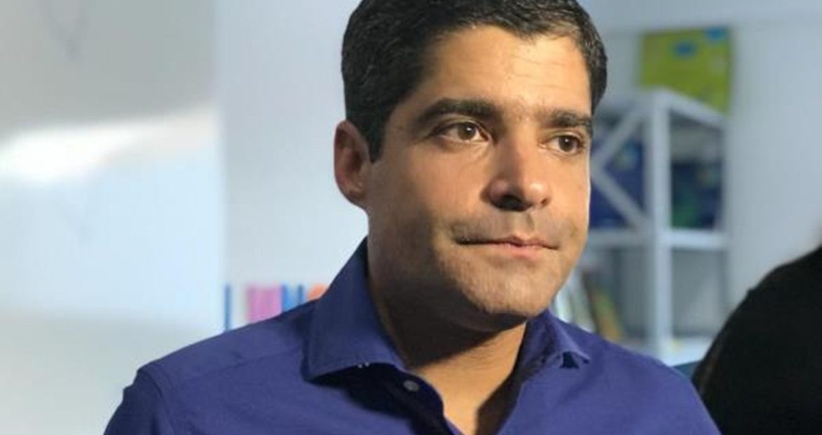 Reunido com vereadores, ACM Neto relata medo de renunciar e perder eleição