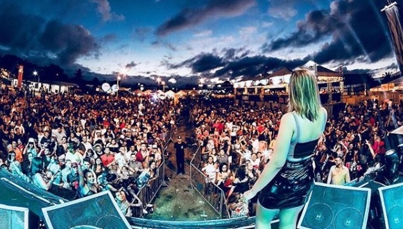 Show de Amado Batista em Paulo Afonso atrai multidão (Fotos e Vídeos)