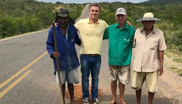 De passagem por Paulo Afonso, apresentador Luciano Huck surpreende sertanejos em Glória
