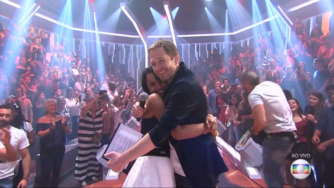 Vídeo: Gleici grita “Lula livre” na final do BBB 18