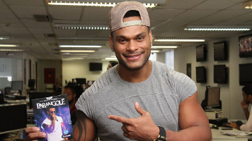 Tony Salles passa por cirurgia após sentir fortes dores durante show