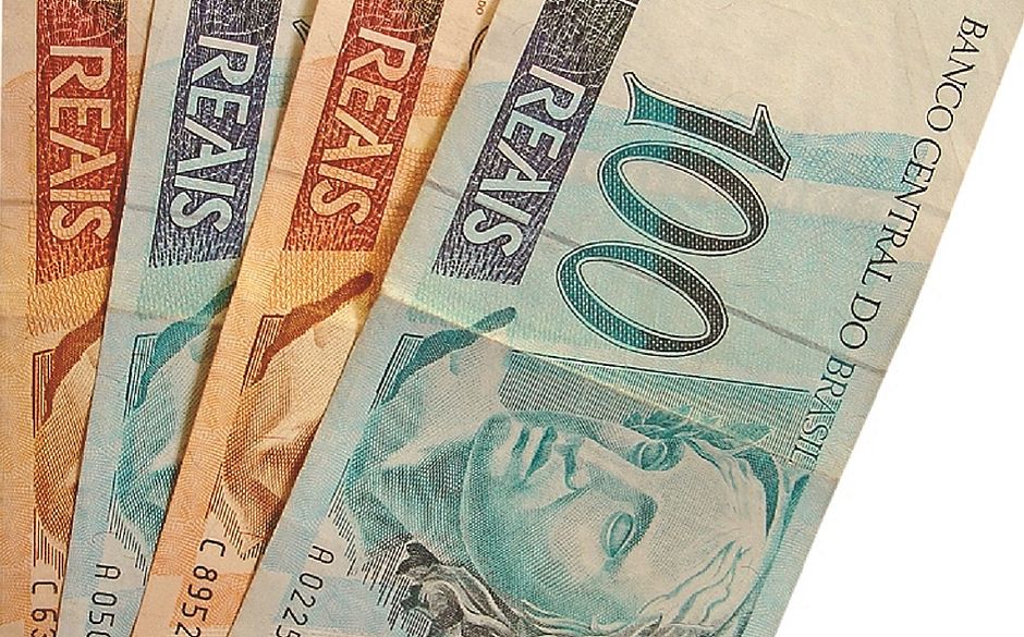 Governo propõe salário mínimo de R$ 1.002 para 2019