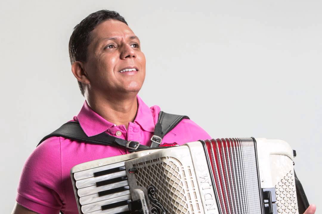 Cantor Targino Gondim é pré-candidato à Deputado Federal pela Bahia