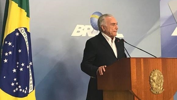 AGORA: Temer anuncia redução de R$ 0,46 no litro do diesel por 60 dias