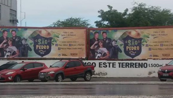 “Prova do derrame de dinheiro público”, critica leitor sobre duplo outdoor da prefeitura de PA