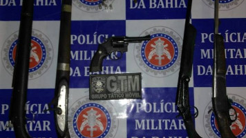 PM apreende quatro espingardadas e um revólver na área rural de Paulo Afonso