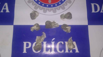 PM apreende drogas abandonadas por suspeitos em Paulo Afonso