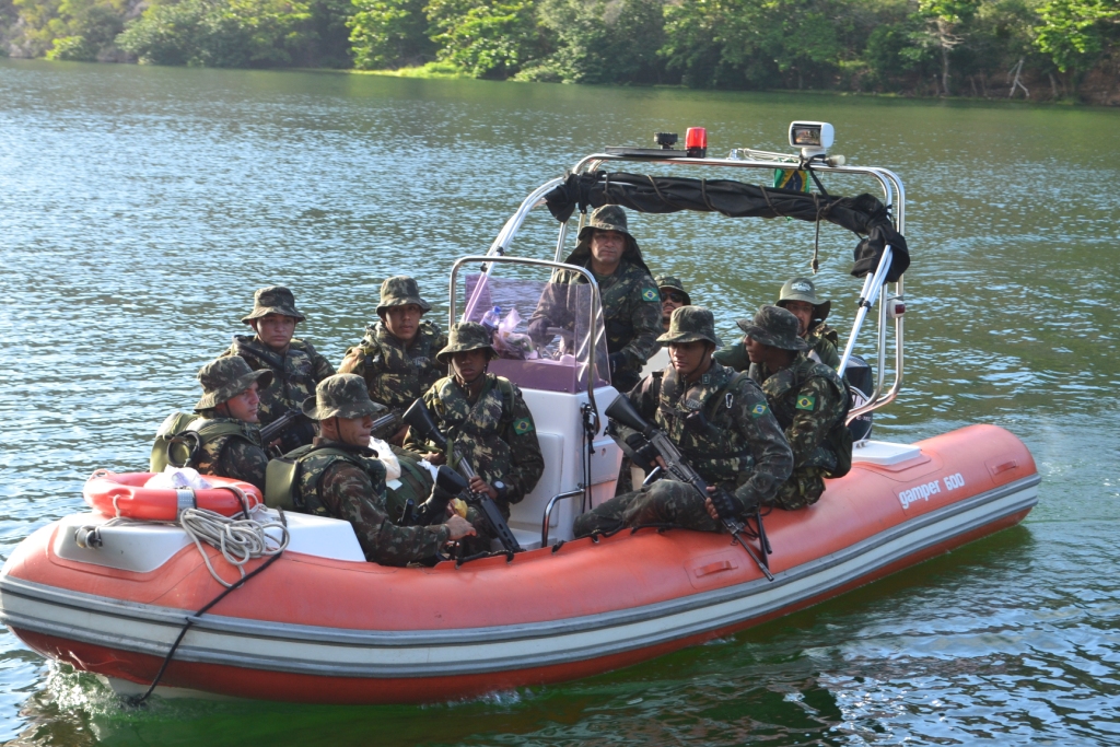 Exército treina tropa para realização de Operações Ribeirinhas