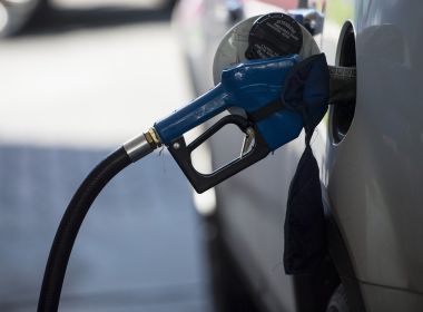 Petrobras anuncia alta de 0,80% no preço da gasolina para hoje