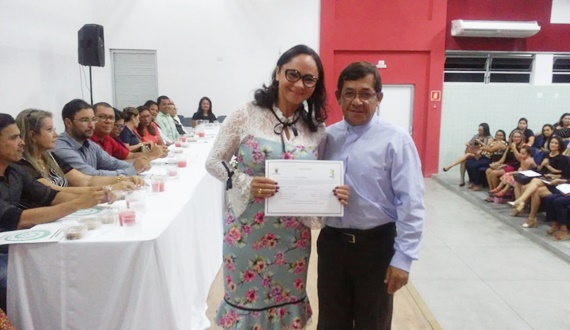 Alunos da segunda etapa do Curso Profissionalizante recebem Certificado de Conclusão