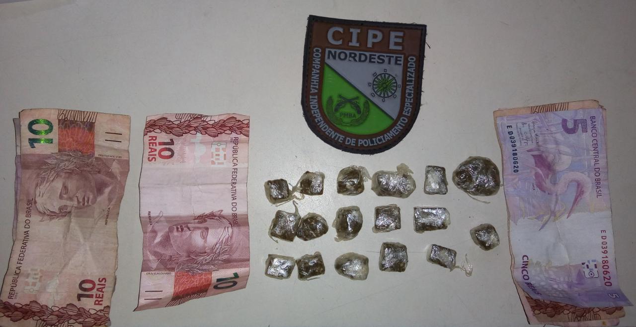 Quarteto é surpreendido com drogas em Cícero Dantas