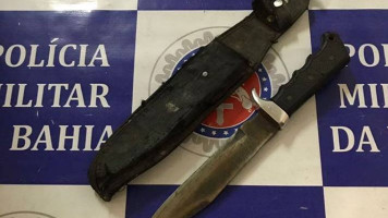 Homem com punhal é preso por praticar desordem nas proximidades da Vaquejada do Açude