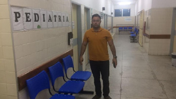 Mário Galinho flagra, mais uma vez, o hospital do município sem médico e grava vídeo; assista