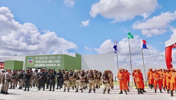 Governo inaugura batalhões e autoriza construção de hospital em Delmiro Gouveia