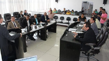 Delmiro Gouveia: Aprovado Projeto de Lei que concede reajuste aos servidores da educação