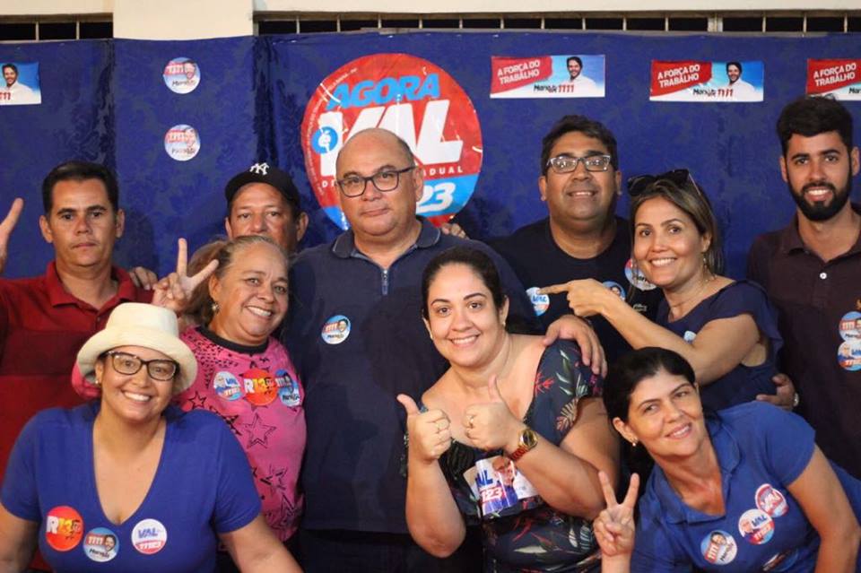 Adesivaço e reuniões marcam dia de campanha dos candidatos Val Oliveira e Mário Júnior