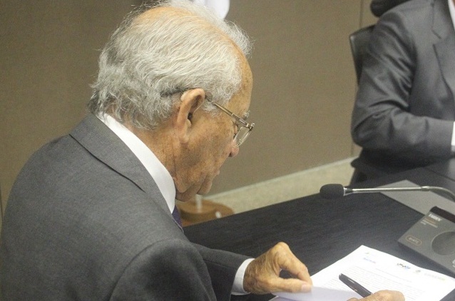 Prefeito Luiz de Deus viaja a Brasília para recuperar percentual do ICMS de 2019