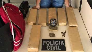 Mulher é flagrada com cinco quilos de maconha em Ribeira do Pombal