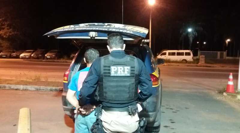 Motorista bêbado é preso pela PRF após tentar fugir da fiscalização em Ribeira Pombal/BA