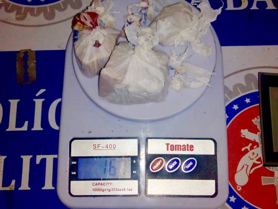 Acusado de traficar drogas é preso pela PM com crack e cocaína no centro de Paulo Afonso