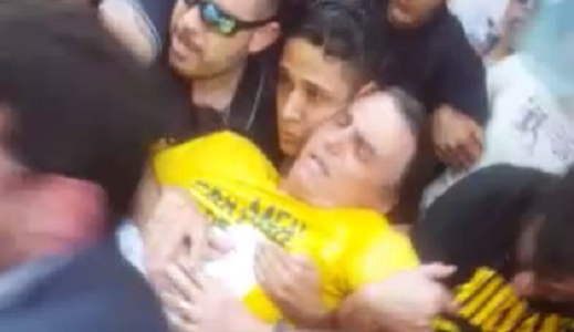 (Vídeos) Bolsonaro é esfaqueado em MG