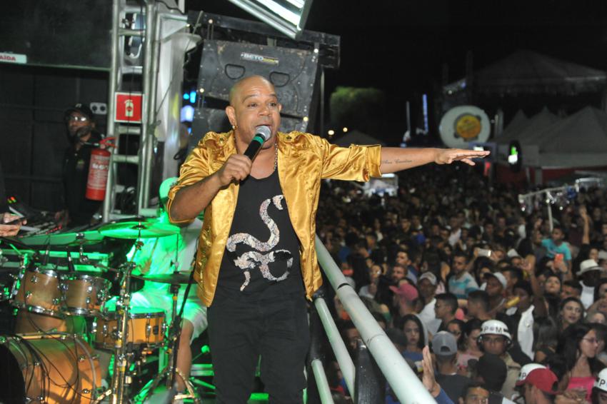 Avenida Apolônio Sales se transforma em grande carnaval com atrações da 2ª noite da Copa Vela