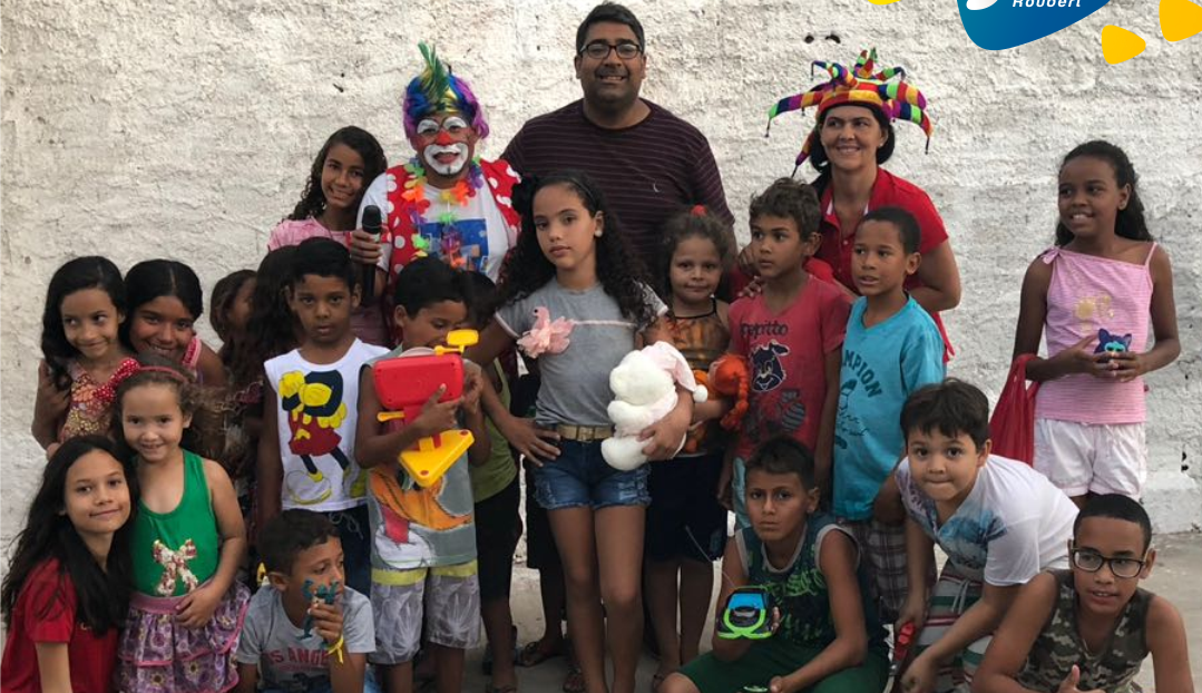 Jean Roubert promove Dia das Crianças em comunidades
