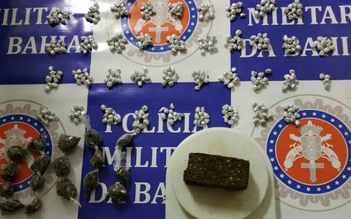 Polícia apreende mais de 370 pedras de crack com dois irmãos em Paulo Afonso