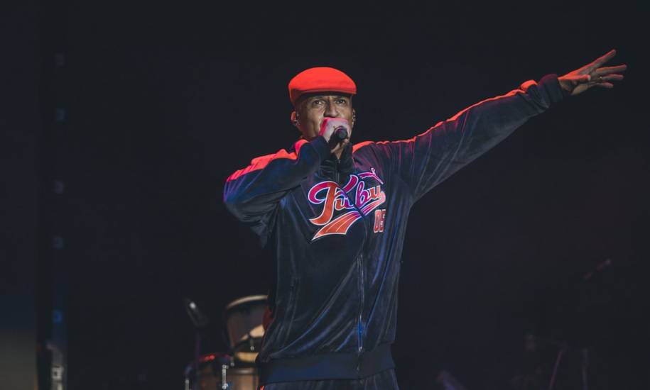 Mano Brown faz críticas ao PT em evento com Haddad e é vaiado: “Vai perder mesmo”