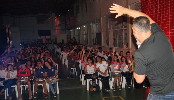 Aulão show abre Intensivão do Colégio Montessori para o Enem