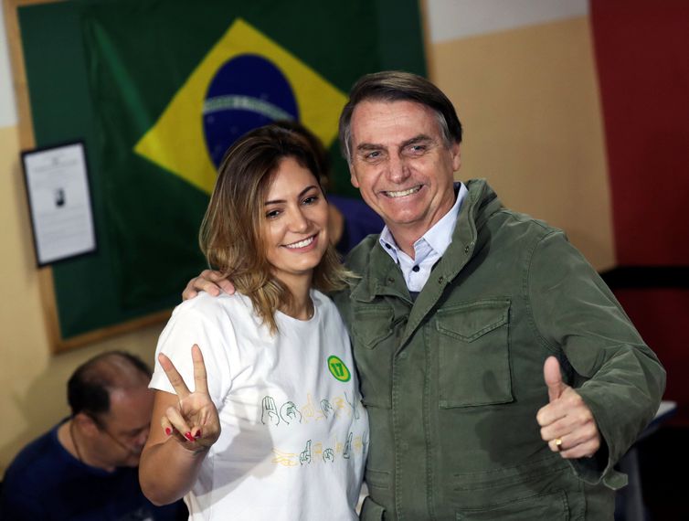 Bolsonaro é eleito presidente do Brasil com 57,7 milhões de votos (55,13%)
